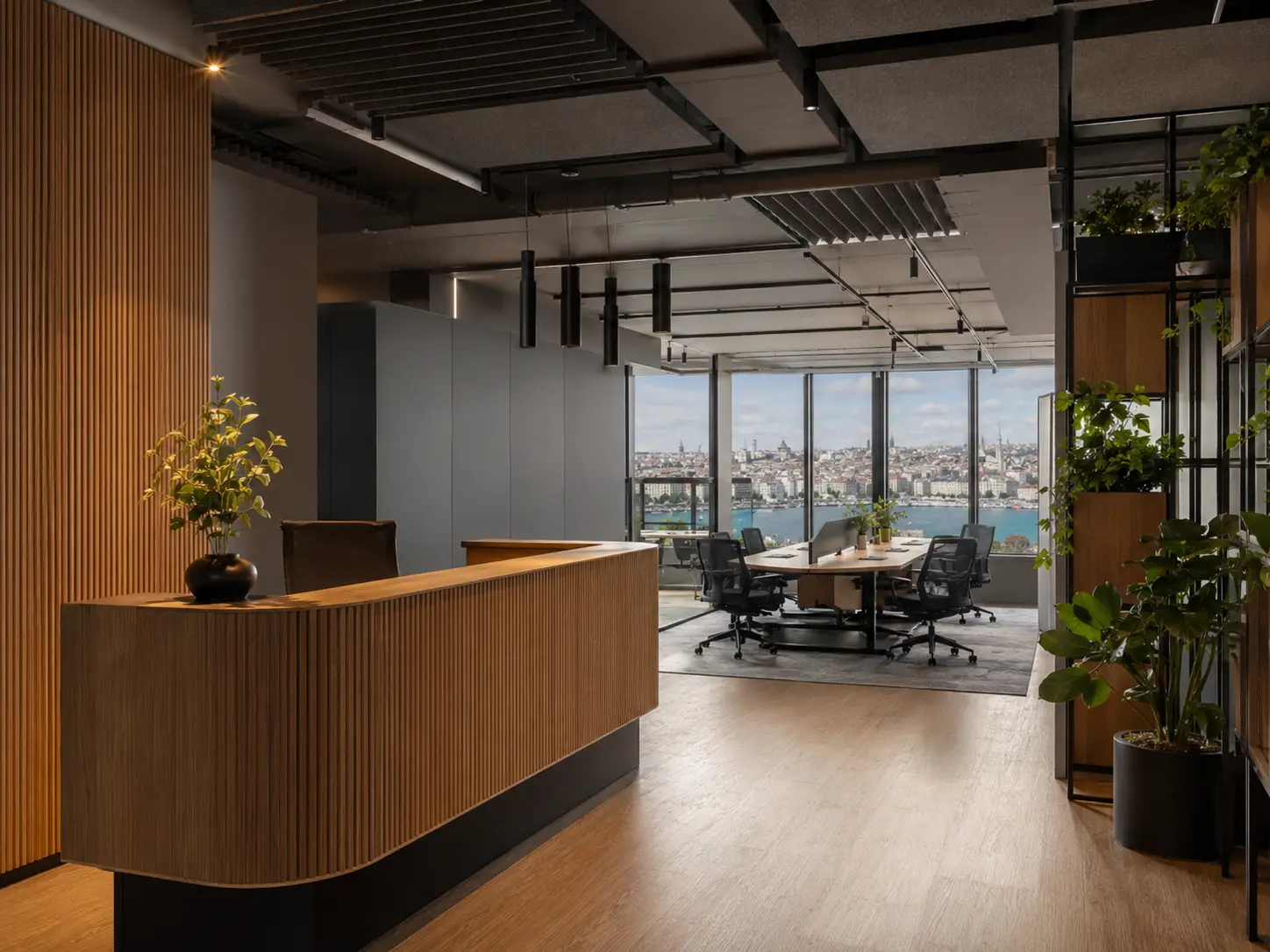 Ofis tadilatı ve modern çalışma alanı iç mimari konsepti